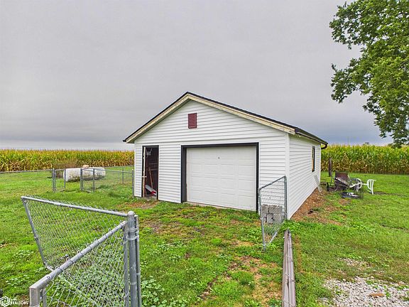 4th image of 12189 Sycamore Rd