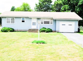 734 E Lindon St, Bolivar, MO 65613