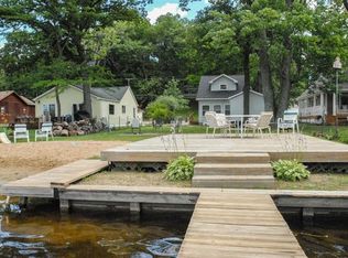 11480 Patterson Lake Dr, Pinckney, MI