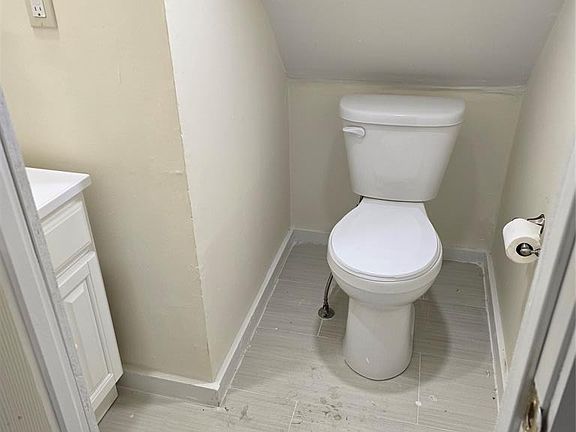 5th image of 1792 Lacombe Ave #1