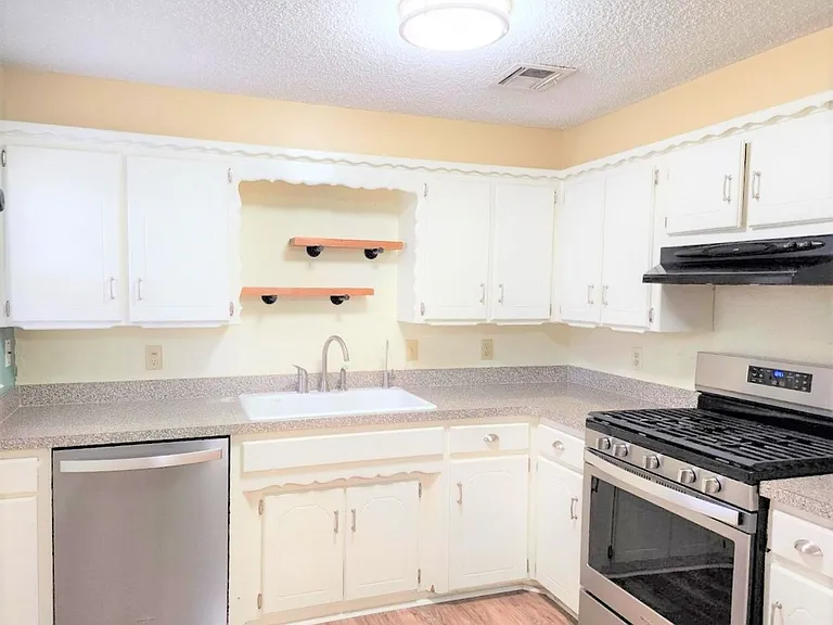 3712 N Markwell Ave — Photo 22