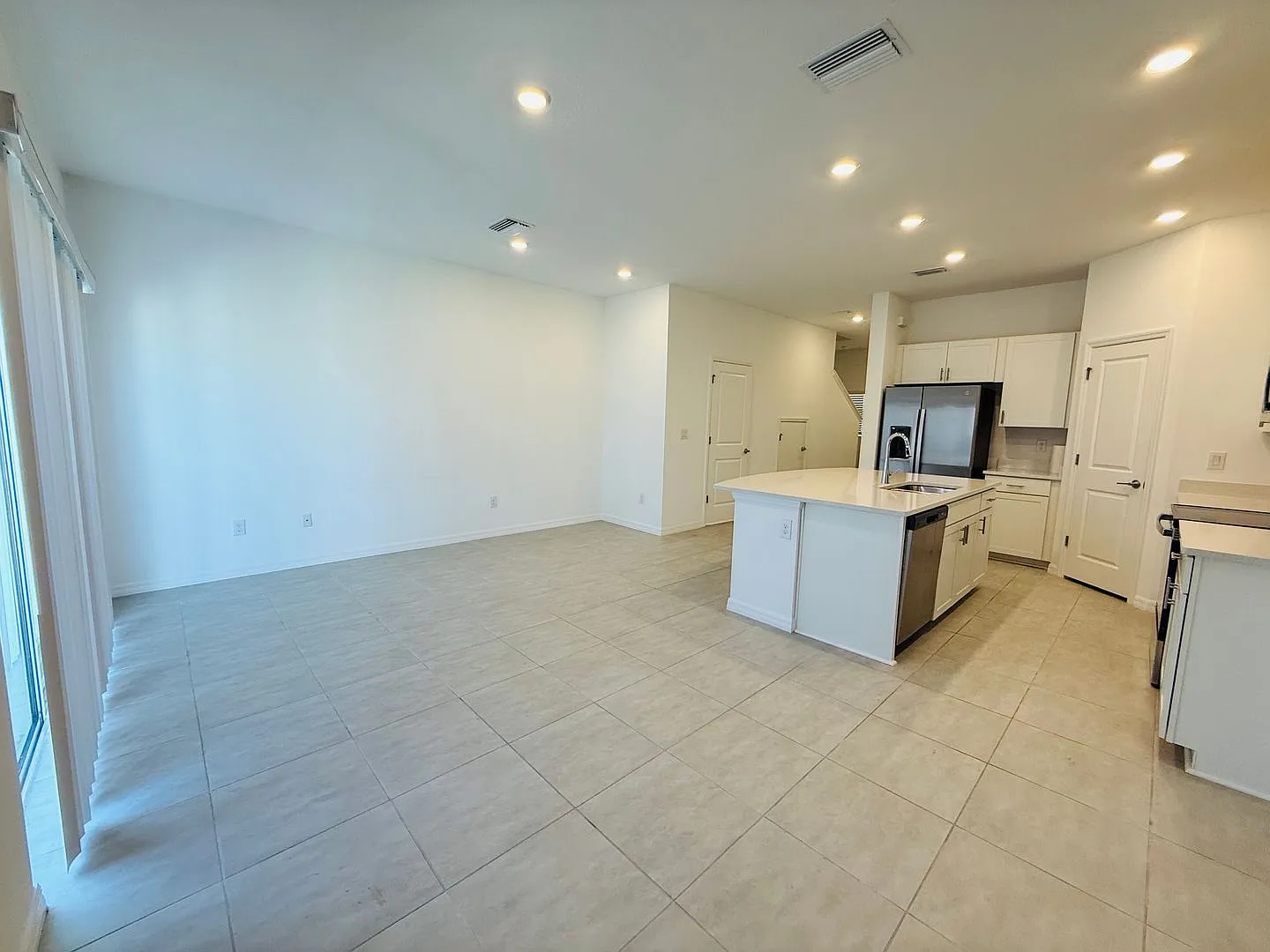 Townhome in The Townhomes of River Landing — Photo 4