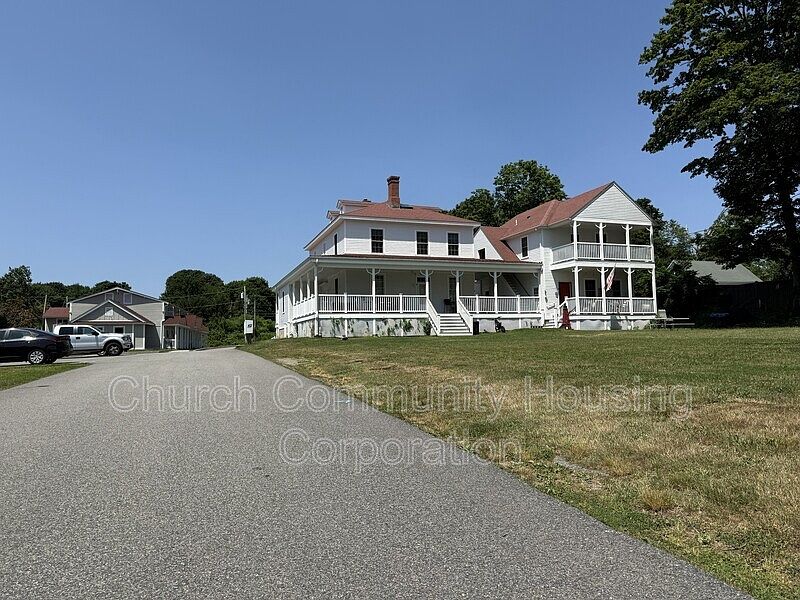 1st image of 171 Conanicus Ave APT D