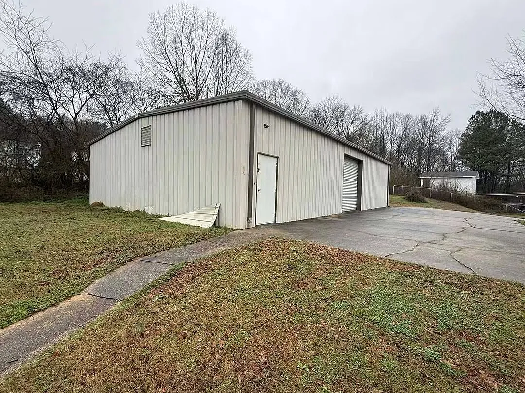 2 bed, 1.5 bath, $2,000 — Photo 2