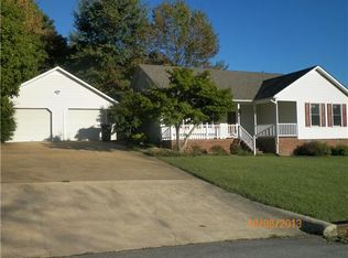 102 Rainier Dr, Columbia, TN 38401