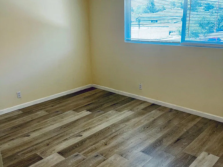 1129 N Barston Ave — Photo 18