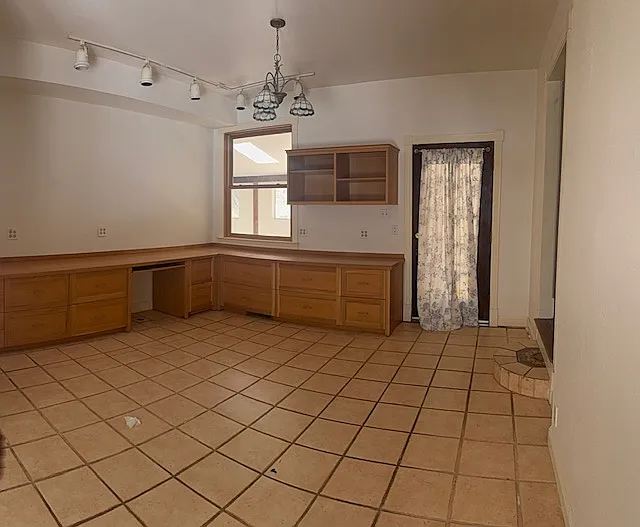 598 Redwood Ave — Photo 5