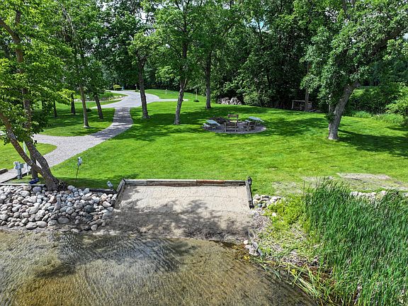 5th image of 2729 Arrowwood Dr NW
