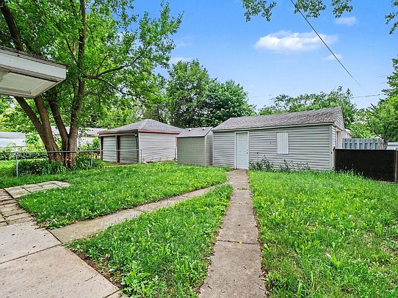 4th image of 15504 Leona Dr