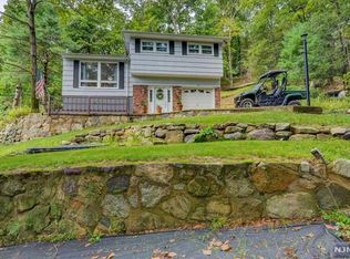 25 Deer Path, West Milford, NJ