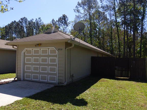 3rd image of 3928 Windridge Ct