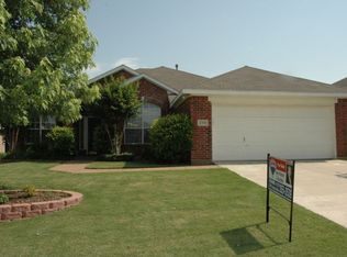 1708 Birch Ln, Corinth, TX 76210