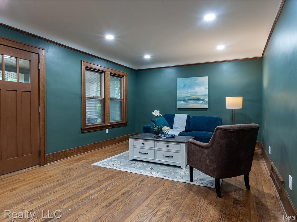 735 Withington St, photo 10