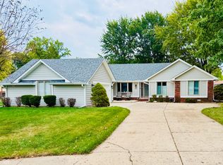 851 Revere Ct, Greenwood, IN 46142