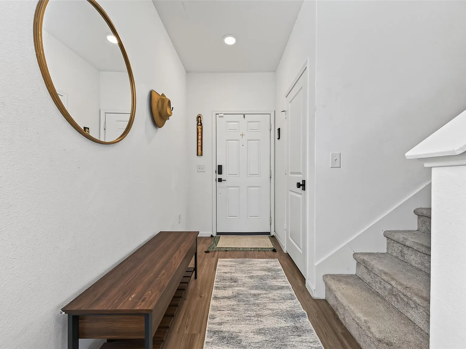 4 bed, 2.5 bath, 1692 sqft, $2,200 — Photo 3