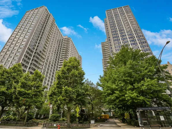 4250 N Marine Dr APT 2210, Chicago, IL 60613