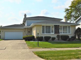 11045 Nelson St, Westchester, IL 60154