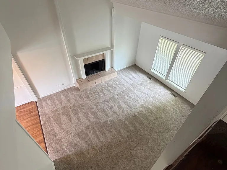 636 Earthside Dr — Photo 5