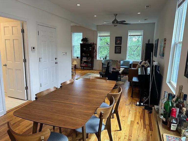1452 N Greenview Ave #2F — Photo 4