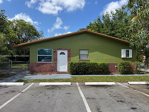 6301 SW 27th St #1 Photo 1