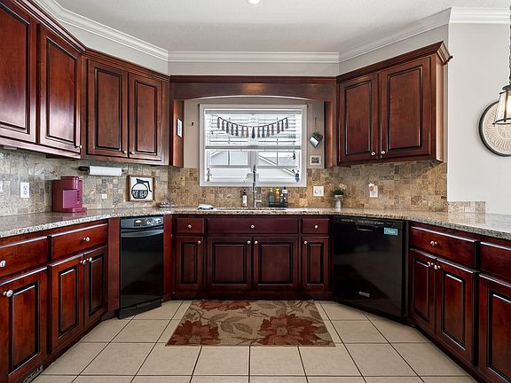 2nd image of 195 Stonegate Dr