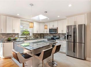 25 Sycamore Ter, Mahopac, NY 10541