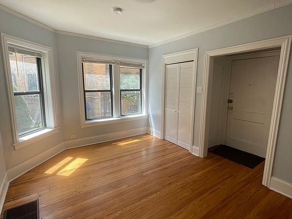 2nd image of 7325 N Honore St #1B