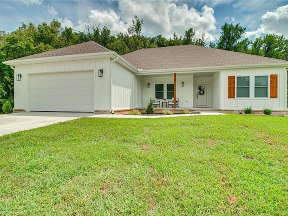 3rd image of 674 Cane Island Rd