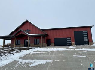 239 Grey Goose Dr, Wentworth, SD 57075