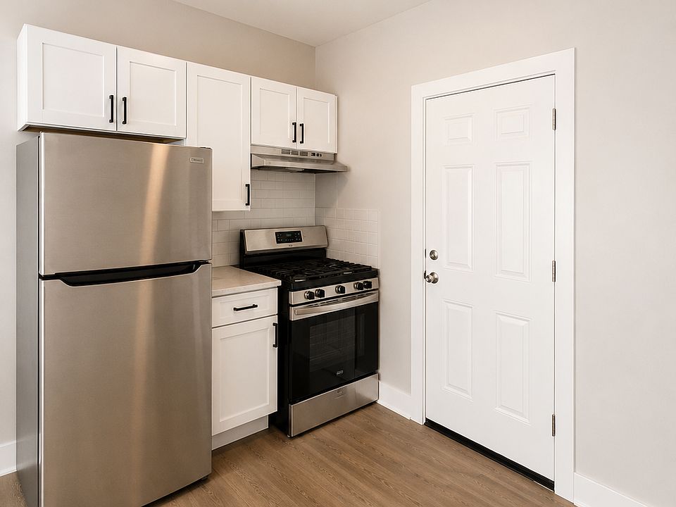 1st image of 7524 N Seeley Ave APT 3S