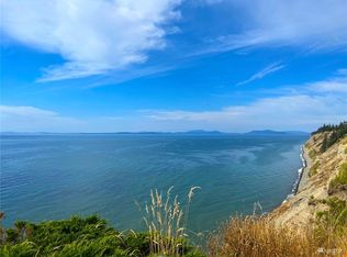 1933 W Beach Rd, Oak Harbor, WA 98277