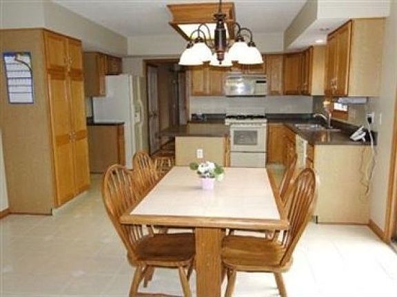 4th image of 1023 Countryside Dr