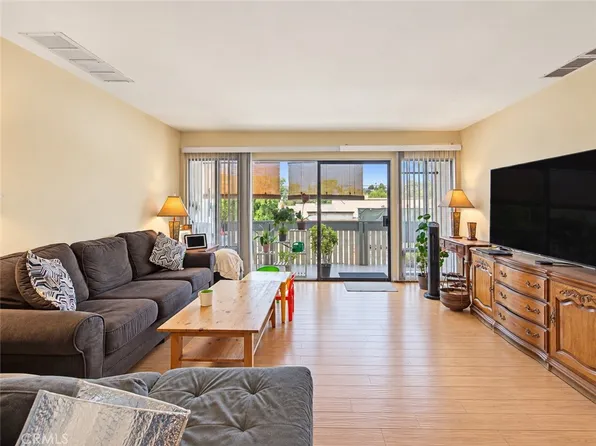 8601 International Ave Unit 135, Canoga Park, CA 91304