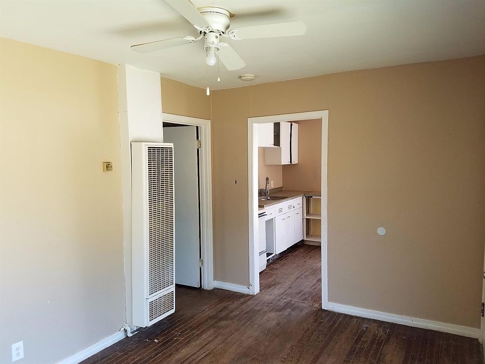 2nd image of 2402 32nd St