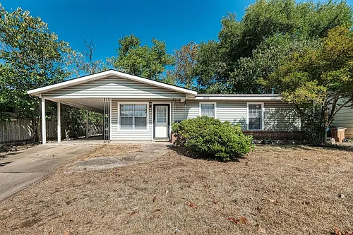 4906 Gladeview Dr Photo 1