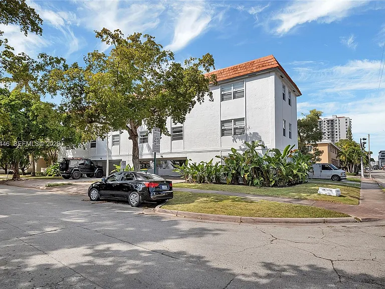 1114 S Douglas Rd #4 — Photo 16