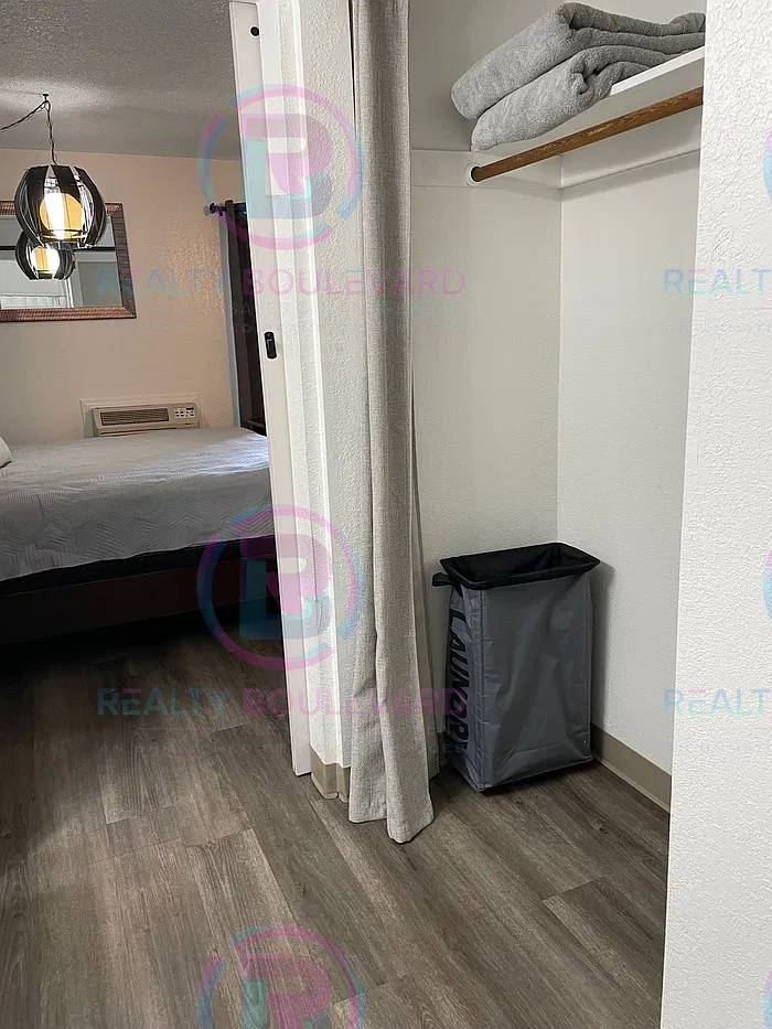 Studio, 1.0 bath, 409 sqft, $1,375 — Photo 4