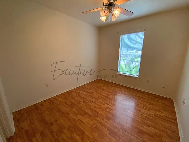 311 E Hale St — Photo 9