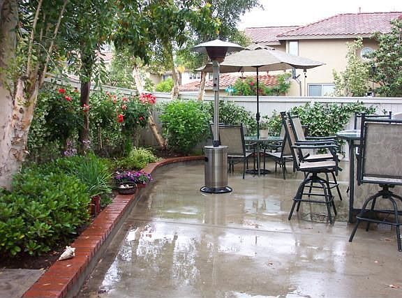 Large patio for outdoor dining