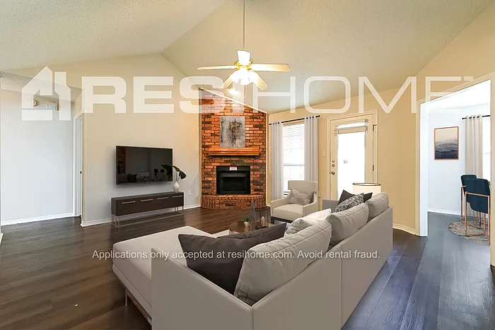 209 Madre Cir — Photo 5