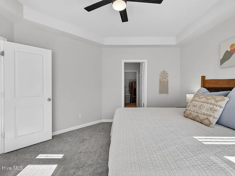 3647 Roseblossom Dr — Photo 23