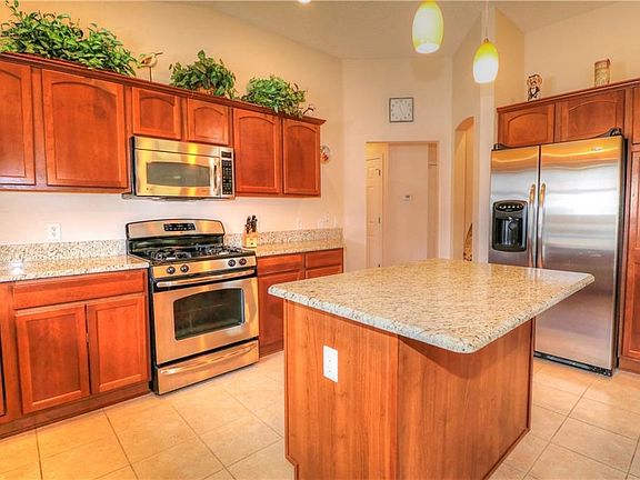 4th image of 612 Audrey Ln