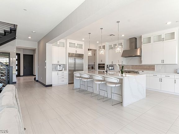 5th image of 212 Carmel Sky St