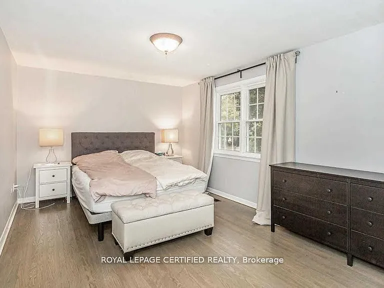 1466 Seagram Ave — Photo 16