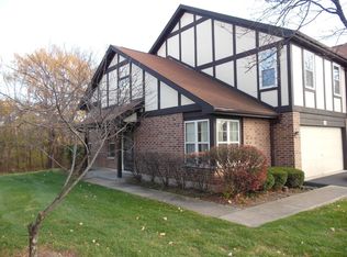 362 Golfview Ct, Bloomingdale, IL 60108