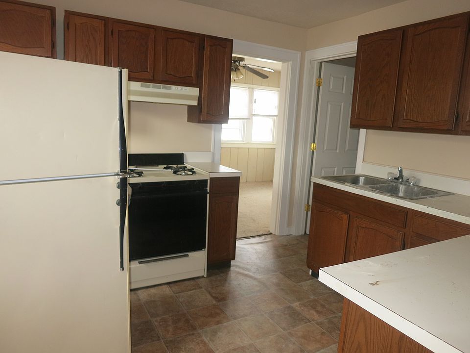 2nd image of 741 S 34th St