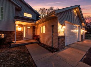 670 6th St SE, Cokato, MN 55321