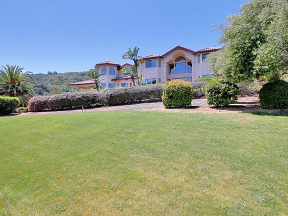 4th image of 13215 Peacock Ct