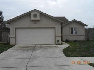 907 W Anissa St, Farmersville, CA 93223