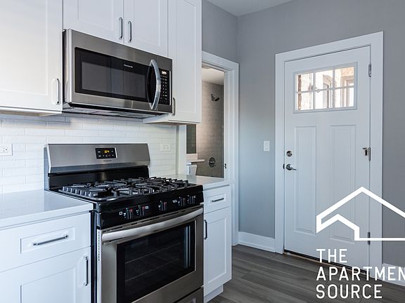 2nd image of 3914 N Janssen Ave #2